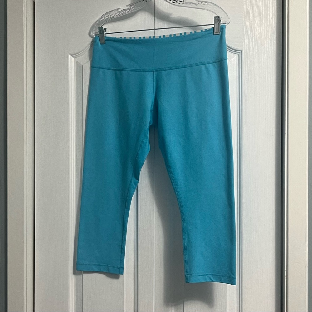 LULULEMON blue capri leggings women’s size 10